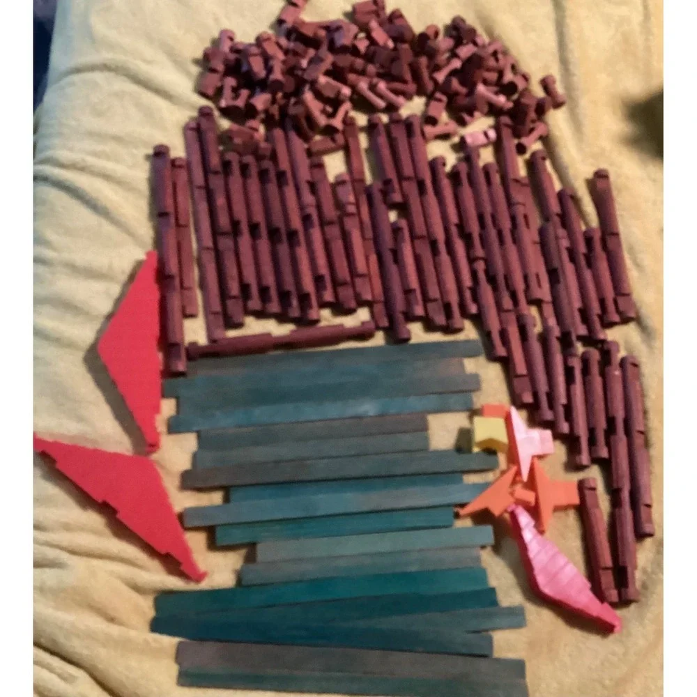 Lincoln Logs Frontiersman Set, ~150 Assorted Pieces, Vintage Wooden Building Toy